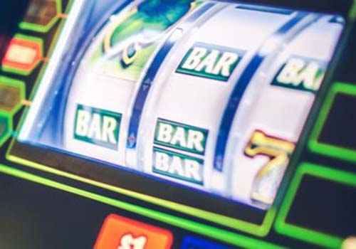Do casinos cheat on slot machines